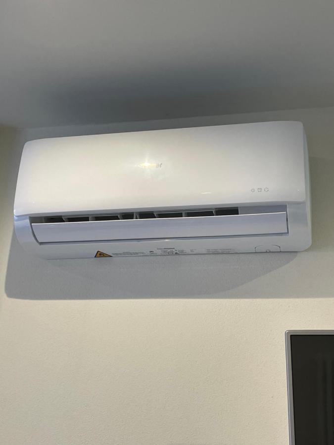 Willa Varennahouse Aston Apt Zewnętrze zdjęcie